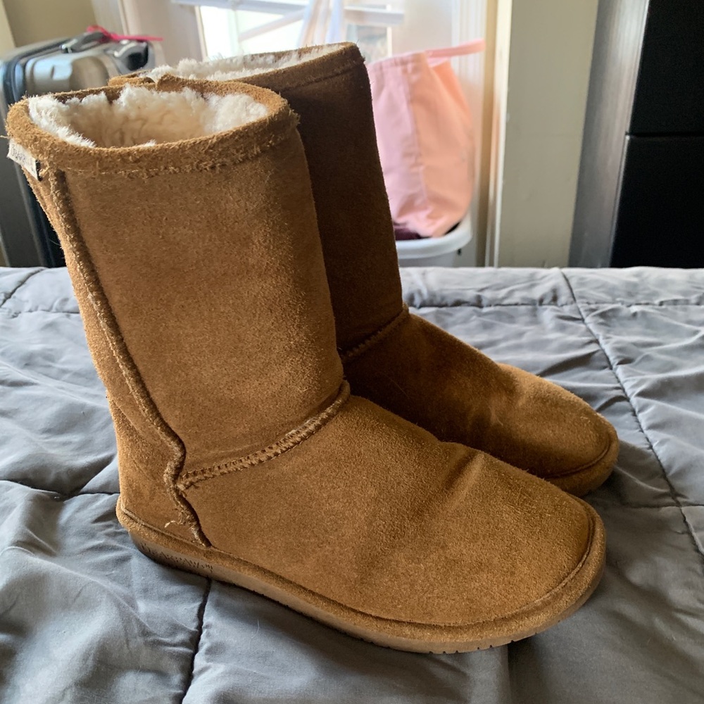 Bearpaw Emma Short Size 8